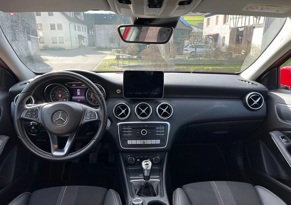 Mercedes-Benz Klasa A cena 61900 przebieg: 38000, rok produkcji 2017 z Oława małe 301